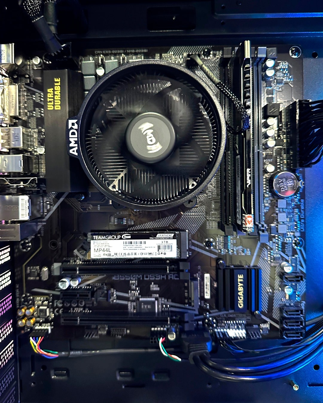 TORRE R5| RYZEN 5 5600G/B550/RAM16GB|SSD1TB/500W