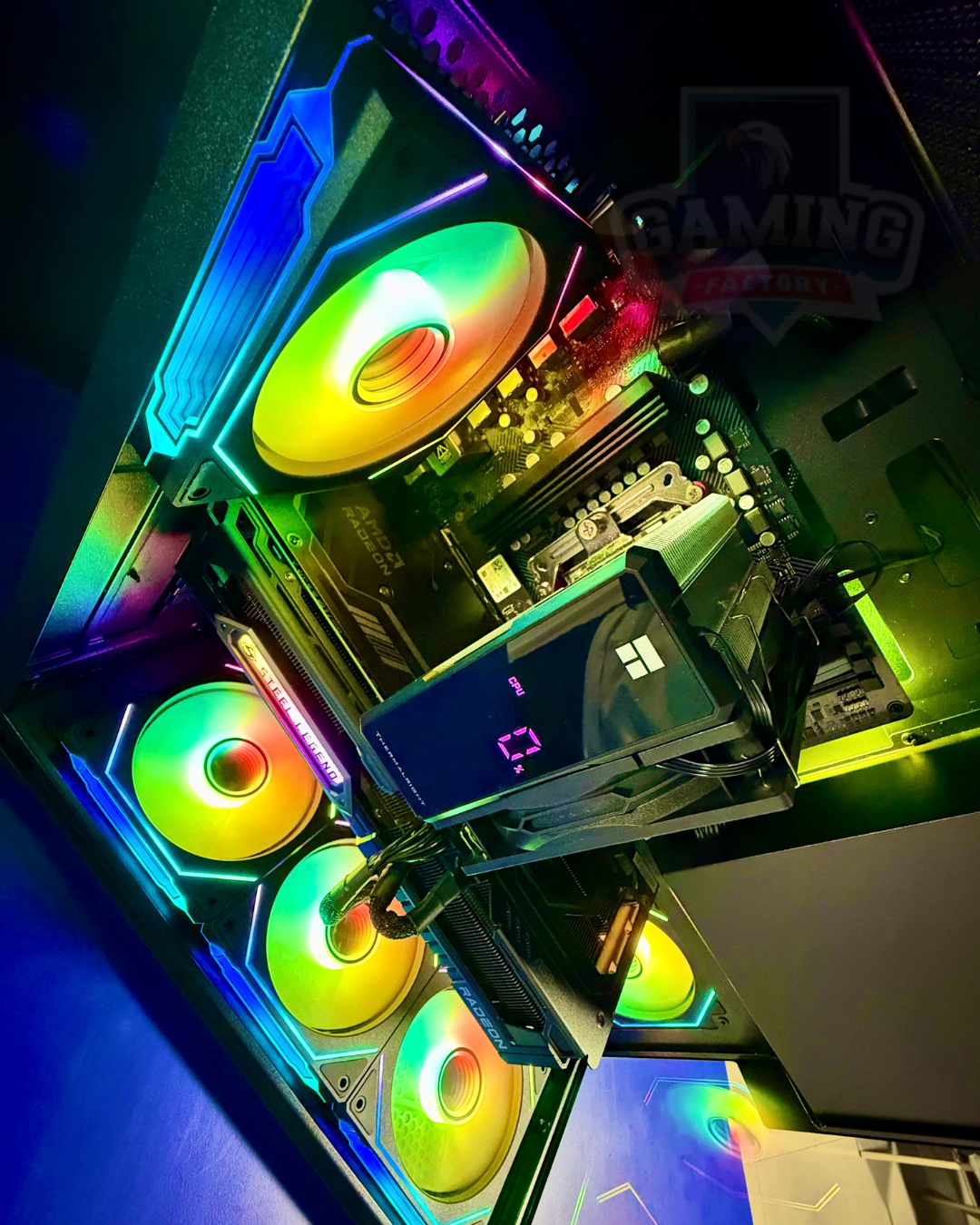 Torre Carbon: Ryzen 5 9600X - Cooler con pantalla - Board B650M WIFI - 16GB DDR5 - M.2 512GB - RX 9070 12GB - 750W Bronze - Chasis Crystal Pulse
