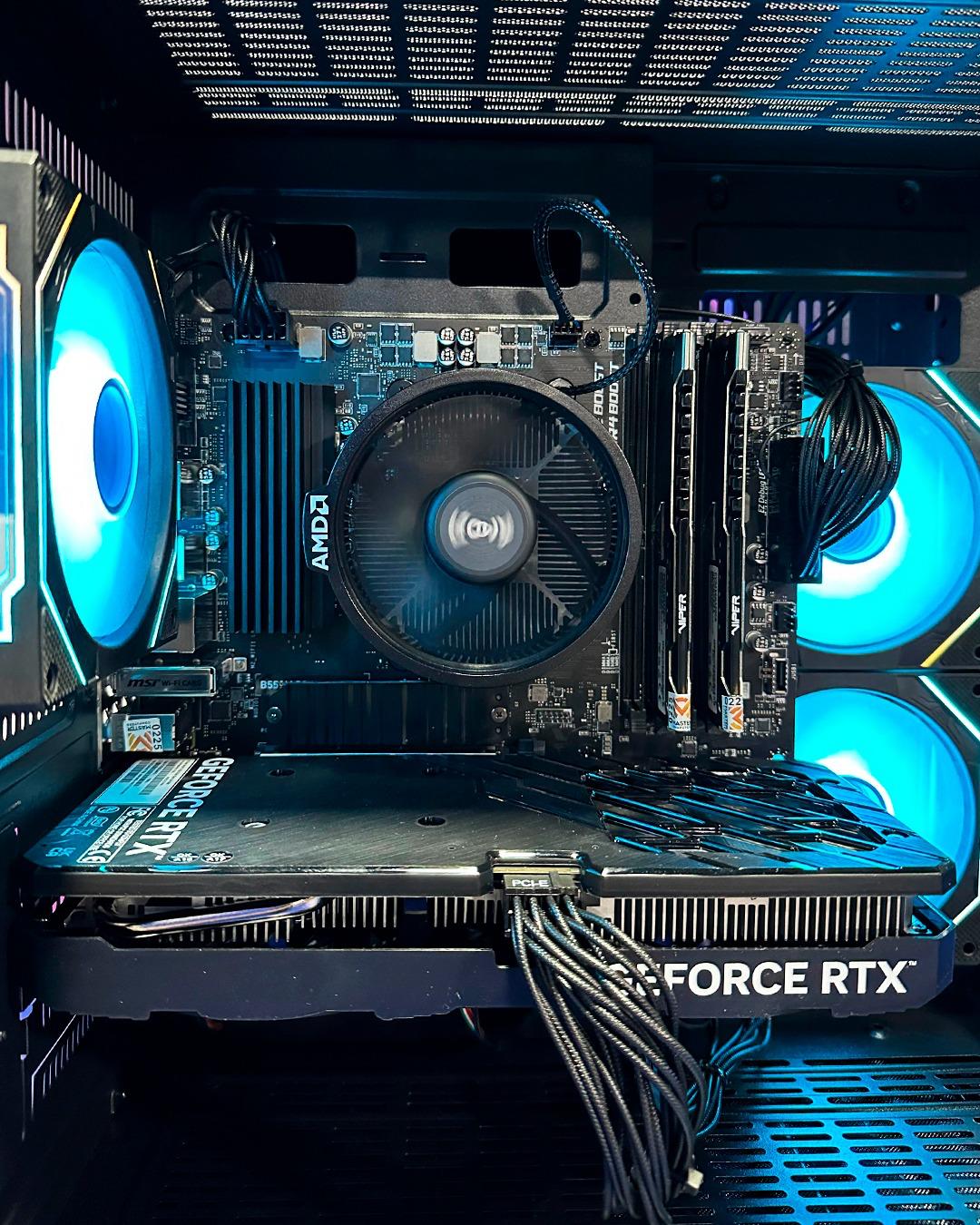 PC COMBO MINIGUN / Ryzen 5 5500-B550-RAM32GB-SSD1TB-RTX40608GB /Monitor 24"/ Teclado y Mouse RGB