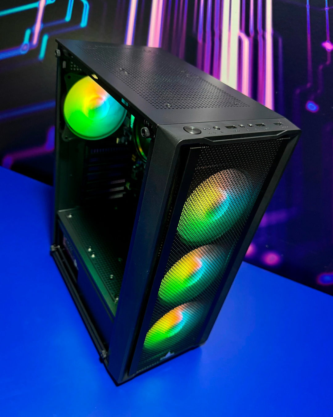 Torre Alfa: Ryzen 7 5700G - Board B550M Wifi - RAM DDR4 16GB - M.2 500GB - Radeon Integrados