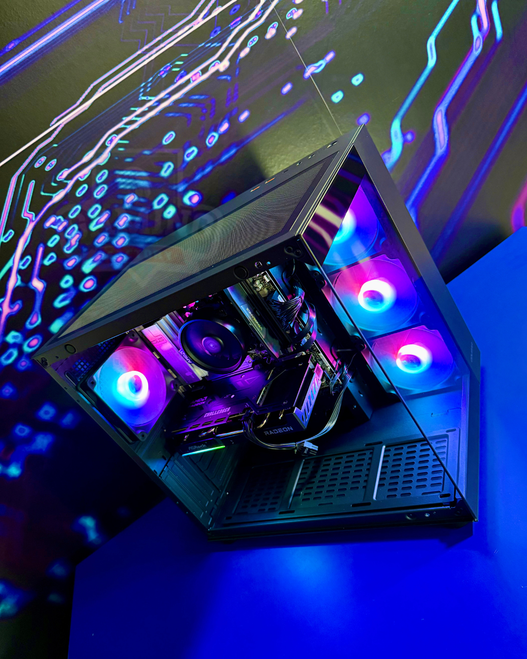 Torre Apex Pro: Ryzen 7 8700F - B650M Wifi - 16GB DDR5 - M.2 512GB - AMD RX 9060XT 16GB