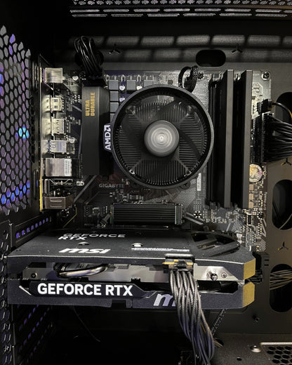 Combo Storm: Ryzen 5 5500 - Board B550M WIFI - RAM 16GB - M.2 512GB - RTX 5050 8GB - 650W 80+ White - Monitor 24' 100Hz 1ms - Combo teclado y mouse