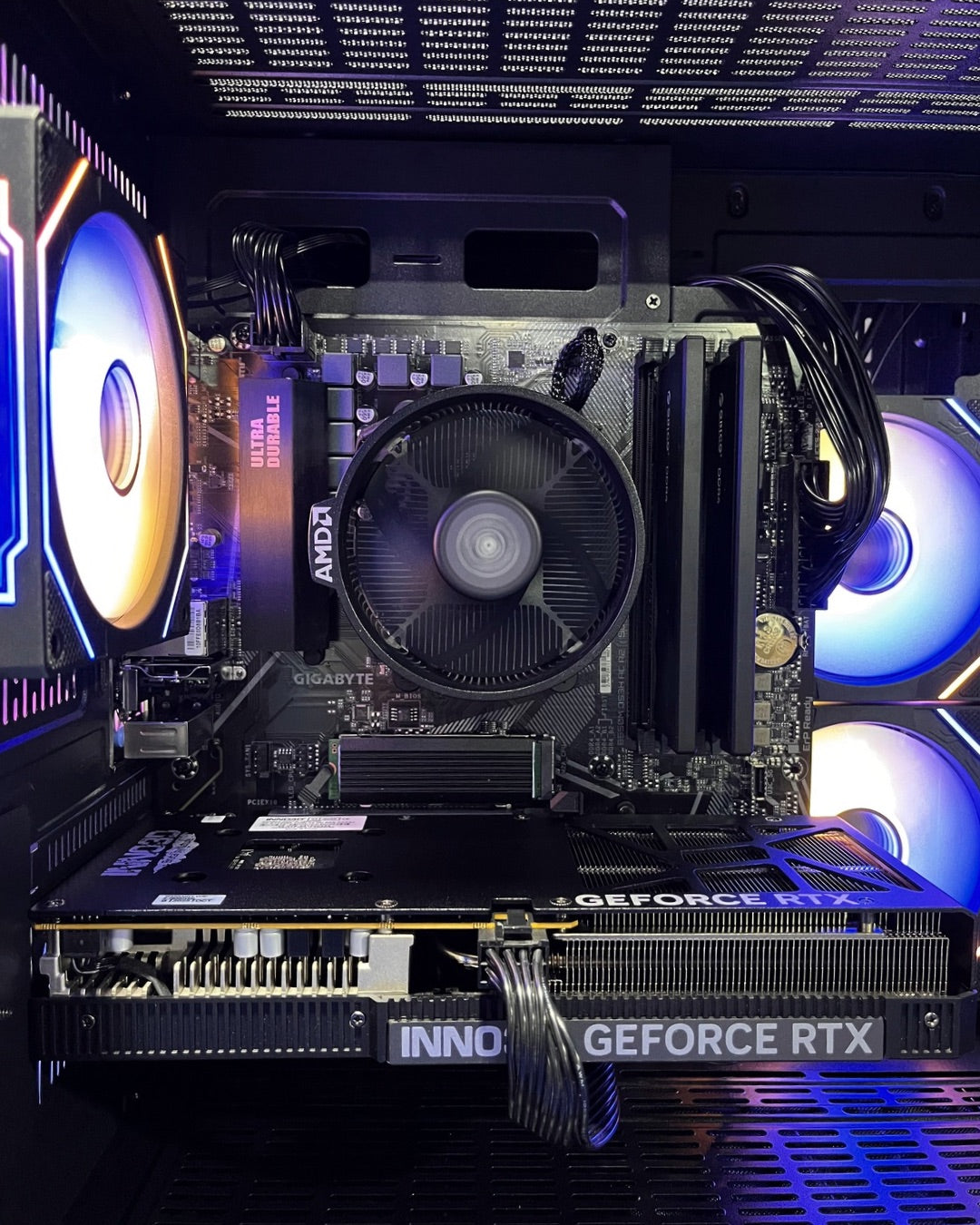 Combo Ranger: Ryzen 5 5500 - Board B550M WIFI - RAM 16GB - M.2 512GB - RTX 5060 8GB - 650W 80+ White - Monitor 24' 100Hz 1ms - Combo teclado y mouse