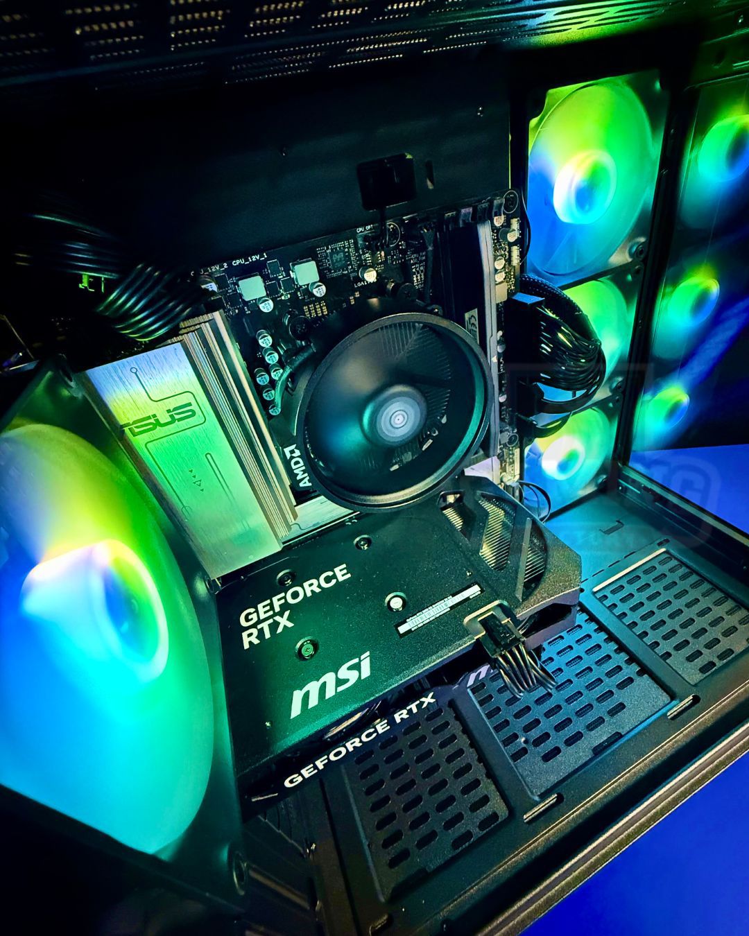 Combo Vulkan: Ryzen 7 8700F - Board B650M WIFI6 - 16GB DDR5 - M.2 512GB - 750W 80+ Bronze - Monitor 25' 144Hz 1ms - Combo teclado y mouse MSI - Escoge la gráfica